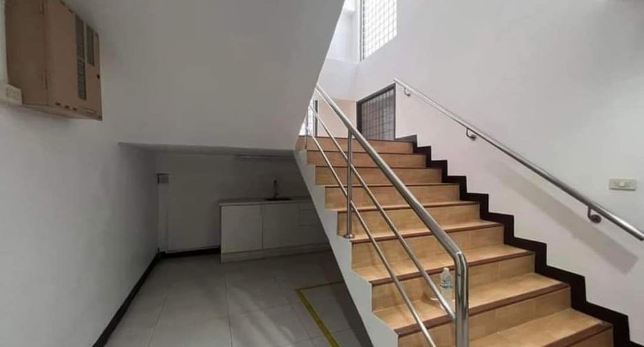 For rent office in Khlong San, Bangkok