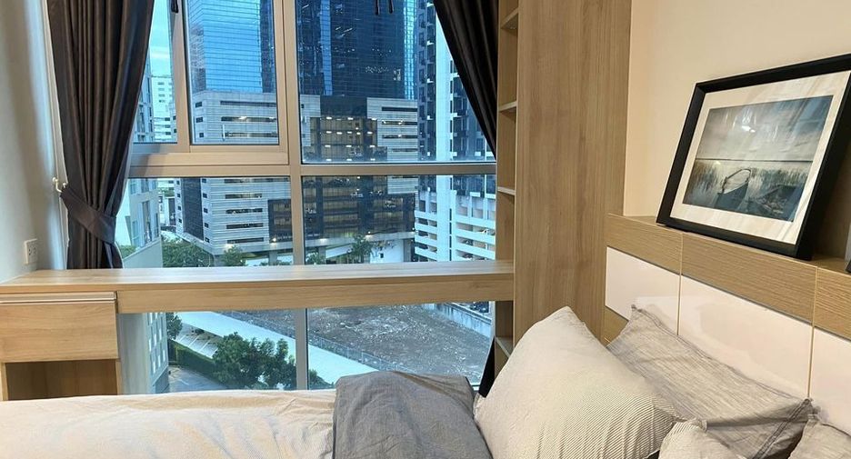 For rent 2 bedrooms condo in Huai Khwang, Bangkok