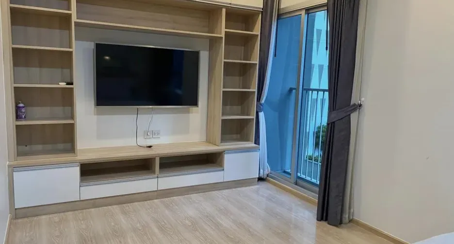 Condo en alquiler de 2 habitaciones en Huai Khwang, Bangkok