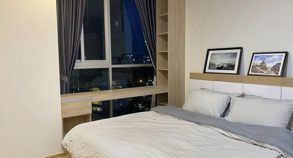 For rent 2 bedrooms condo in Huai Khwang, Bangkok