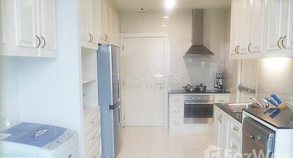 Condo en alquiler de 4 habitaciones en Watthana, Bangkok