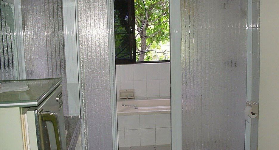 For rent 4 bedrooms house in Khlong Toei, Bangkok