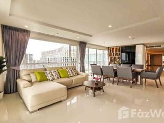 For rent 3 bedrooms condo in Yan Nawa, Bangkok
