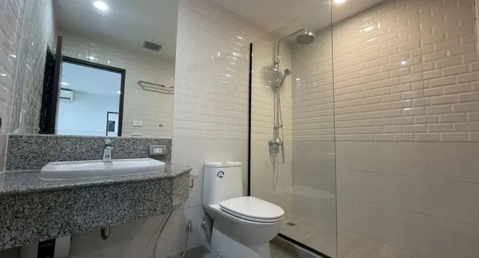 Wohnung zur Miete mit 2 Zimmer in Sathon, Bangkok