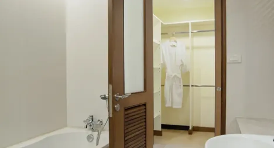 For rent 1 bed condo in Pathum Wan, Bangkok