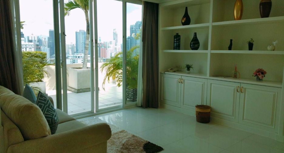 For rent 4 bedrooms condo in Watthana, Bangkok