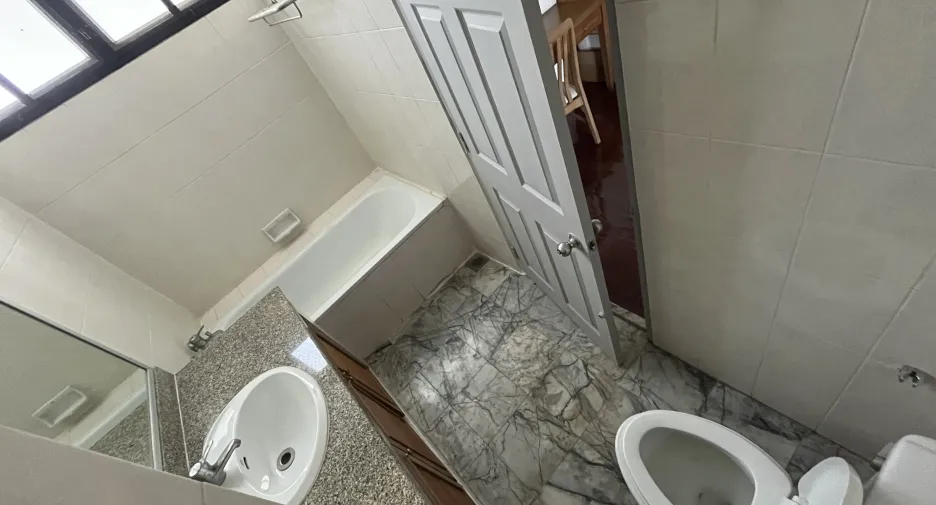 For rent 3 bedrooms apartment in Sathon, Bangkok