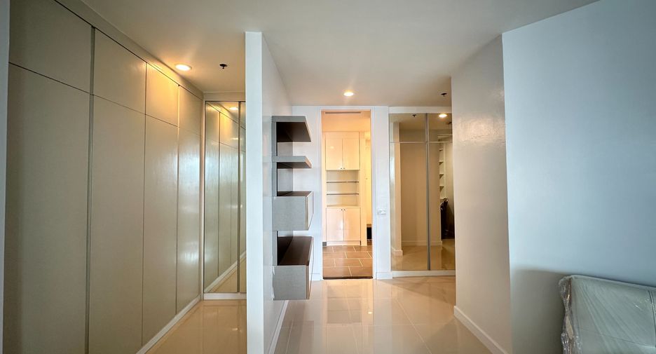 Wohnung zur Miete mit 2 Zimmer in Khlong Toei, Bangkok