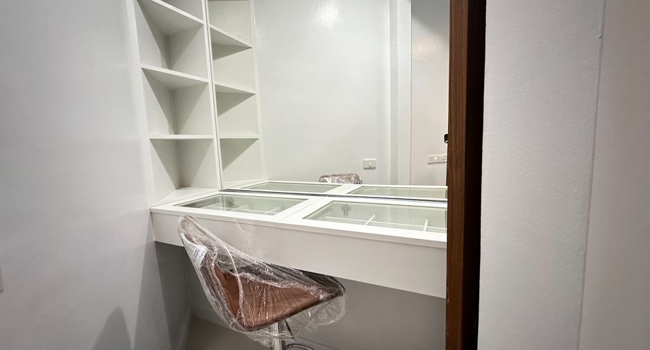 Wohnung zur Miete mit 2 Zimmer in Khlong Toei, Bangkok