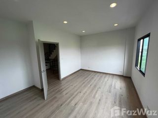 For rent 4 bedrooms townhouse in Bang Khen, Bangkok