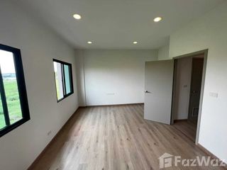 For rent 4 bedrooms townhouse in Bang Khen, Bangkok