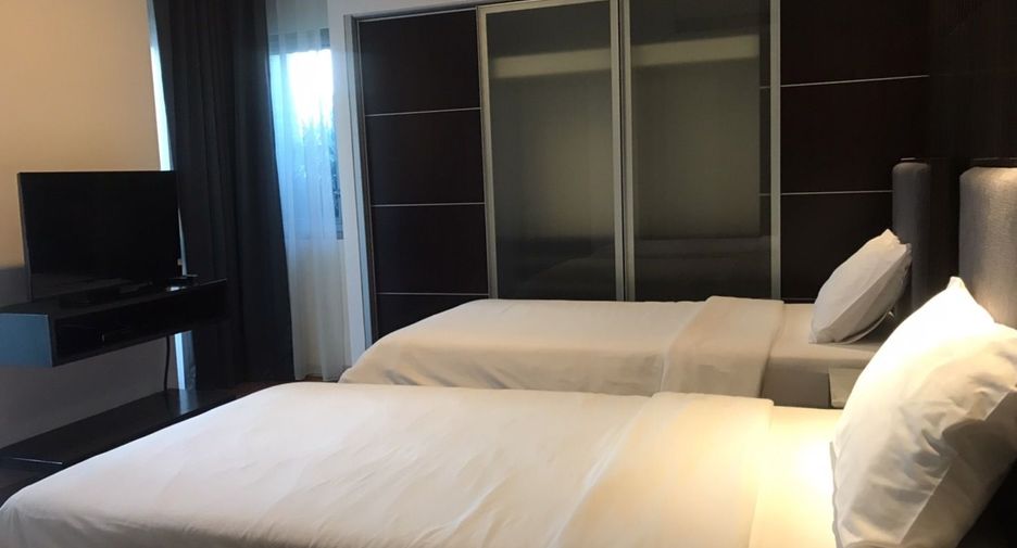 For rent 3 bedrooms condo in Watthana, Bangkok
