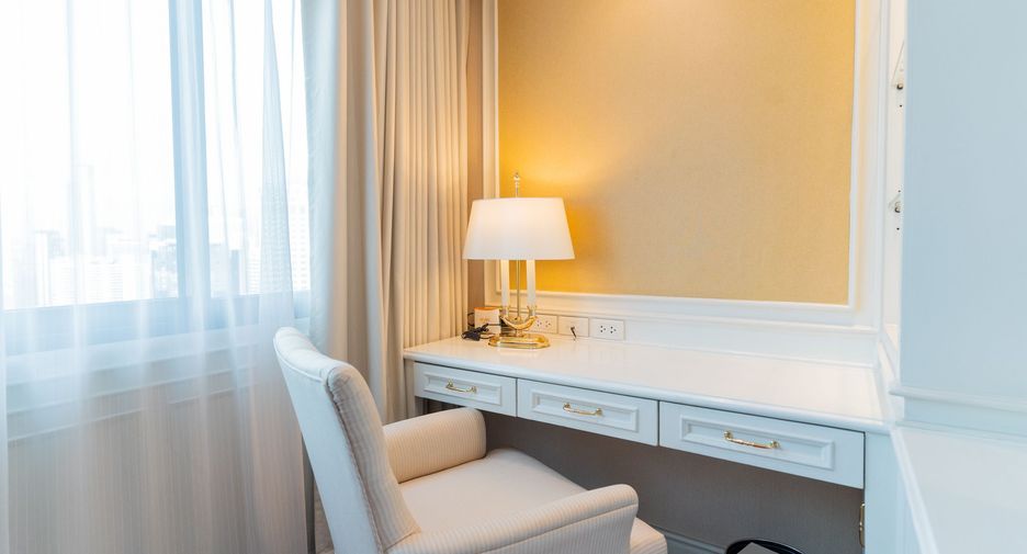 For rent 4 bedrooms apartment in Khlong Toei, Bangkok