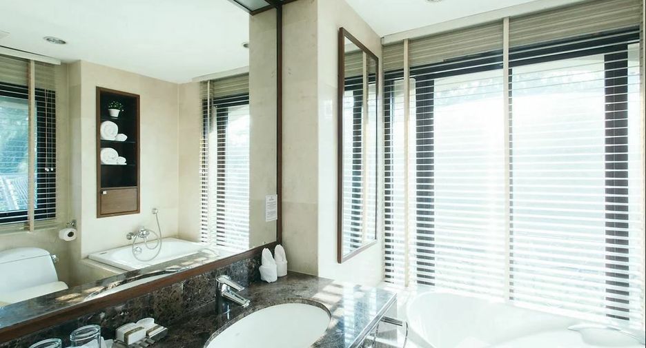 For rent 4 bedrooms apartment in Bang Na, Bangkok