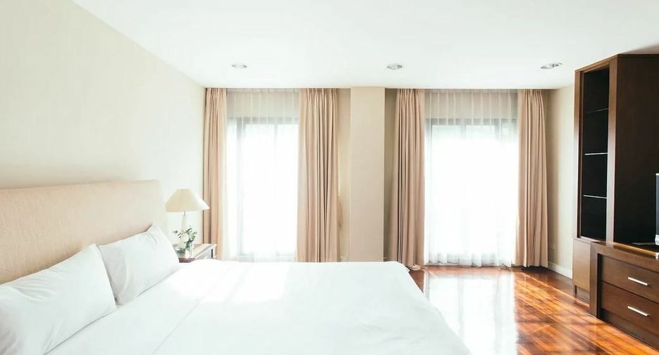 For rent 4 bedrooms apartment in Bang Na, Bangkok