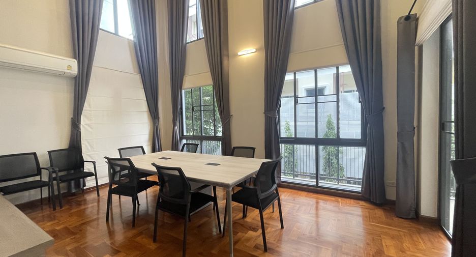 For rent 5 bedrooms house in Bang Na, Bangkok