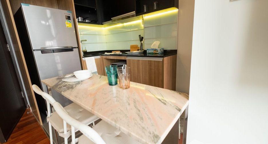Wohnung zur Miete mit 1 Zimmer in Pathum Wan, Bangkok