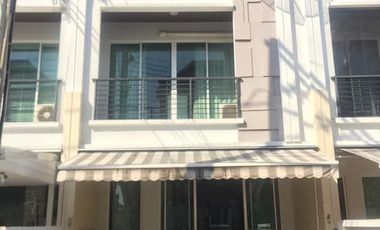 Reihenhaus zur Miete mit 3 Zimmer in Prawet, Bangkok