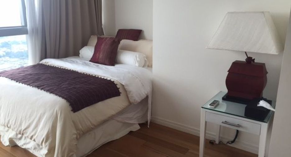 For rent 3 bedrooms condo in Sathon, Bangkok