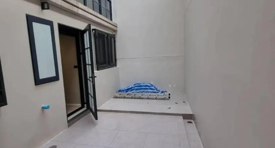 For rent 5 bedrooms townhouse in Watthana, Bangkok