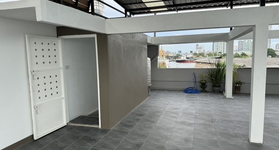For rent 9 bedrooms retail Space in Thon Buri, Bangkok