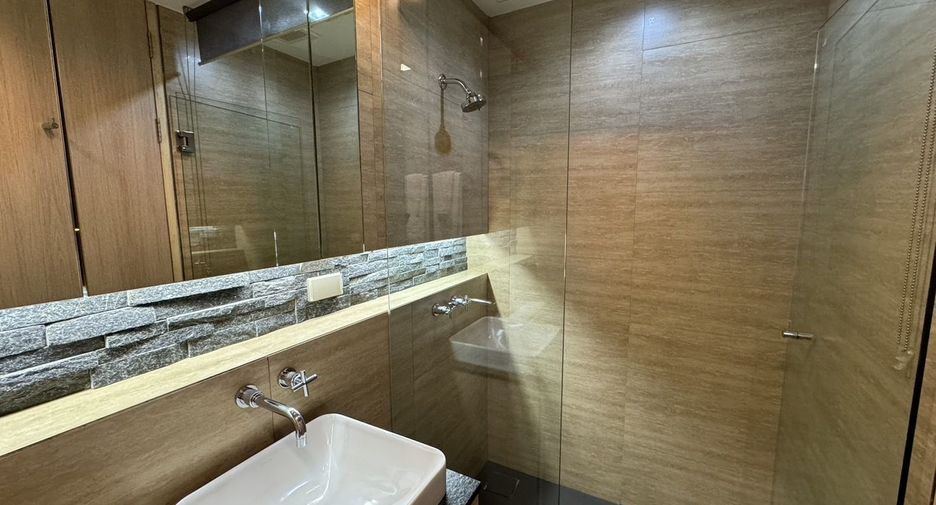 For rent 2 ベッドルーム apartment in Khlong Toei, Bangkok