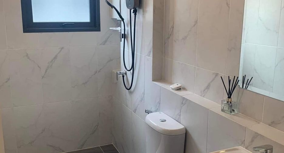 For rent 4 bedrooms house in Sai Mai, Bangkok