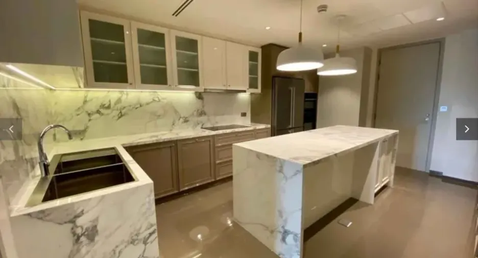 For rent 3 bedrooms condo in Yan Nawa, Bangkok