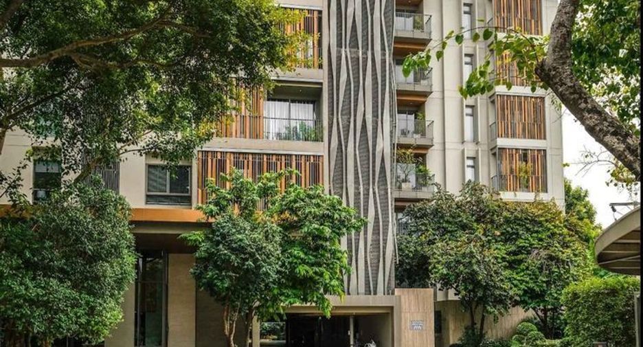For rent 3 bedrooms condo in Yan Nawa, Bangkok