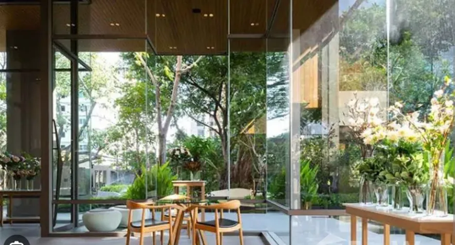 For rent 3 bedrooms condo in Yan Nawa, Bangkok