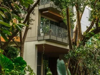 For rent 3 bedrooms condo in Yan Nawa, Bangkok