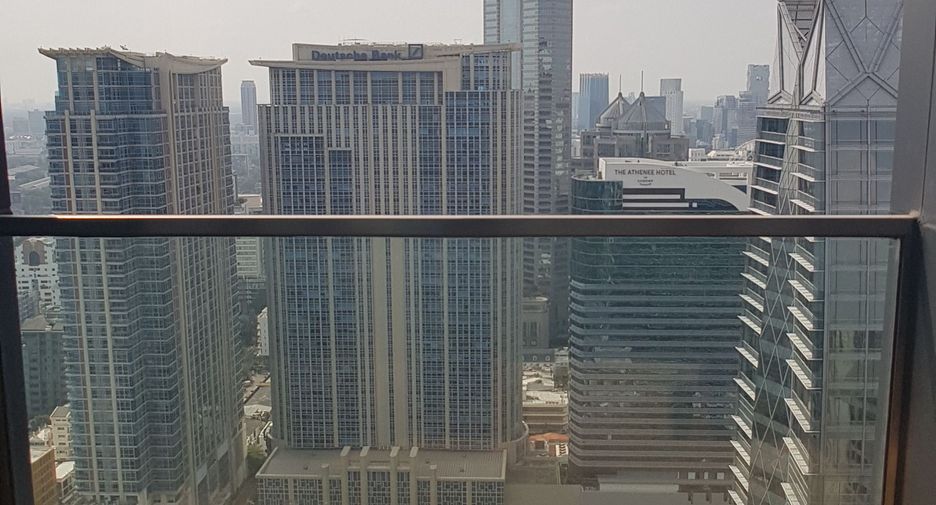 Condo en alquiler de 3 habitaciones en Pathum Wan, Bangkok