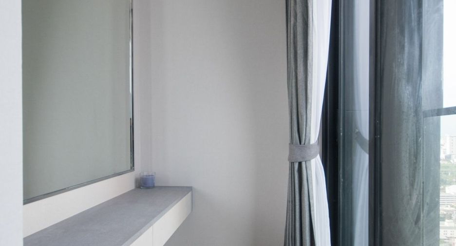 Condo en alquiler de 3 habitaciones en Pathum Wan, Bangkok