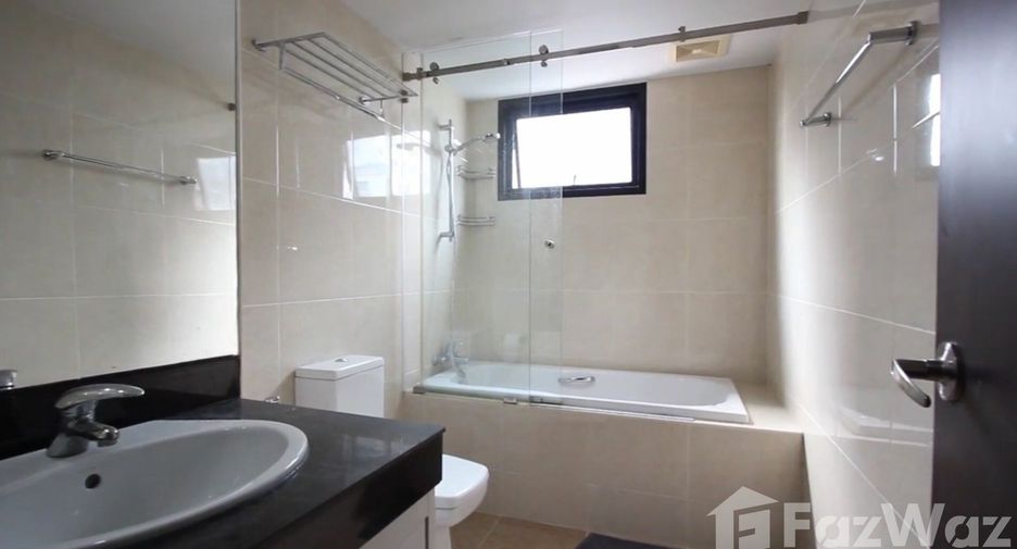 For rent 2 bedrooms apartment in Khlong Toei, Bangkok