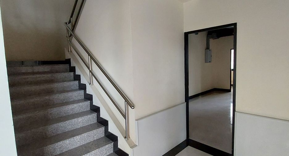 Apartment zur Miete mit 3 Zimmer in Khlong Toei, Bangkok