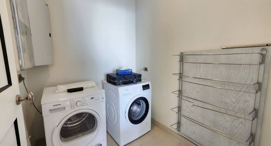 For rent 2 bedrooms condo in Khlong San, Bangkok