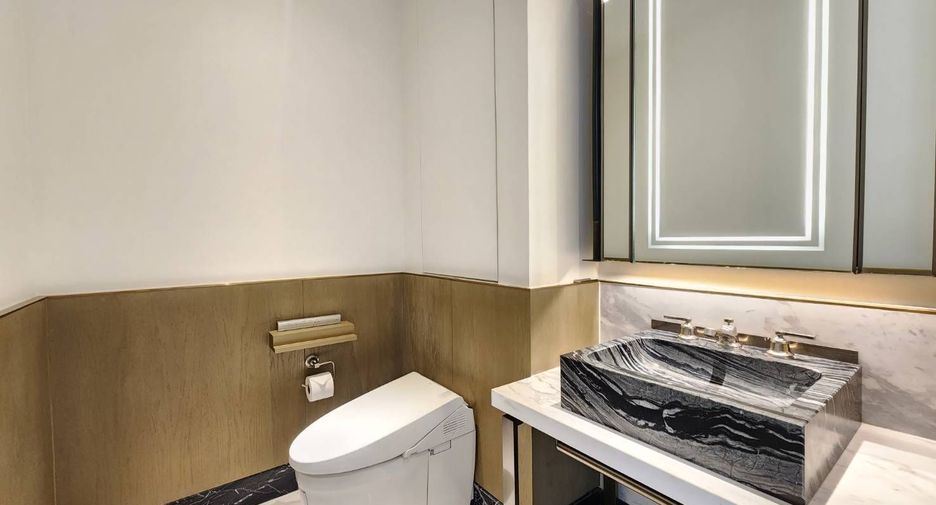 For rent 2 bedrooms condo in Khlong San, Bangkok