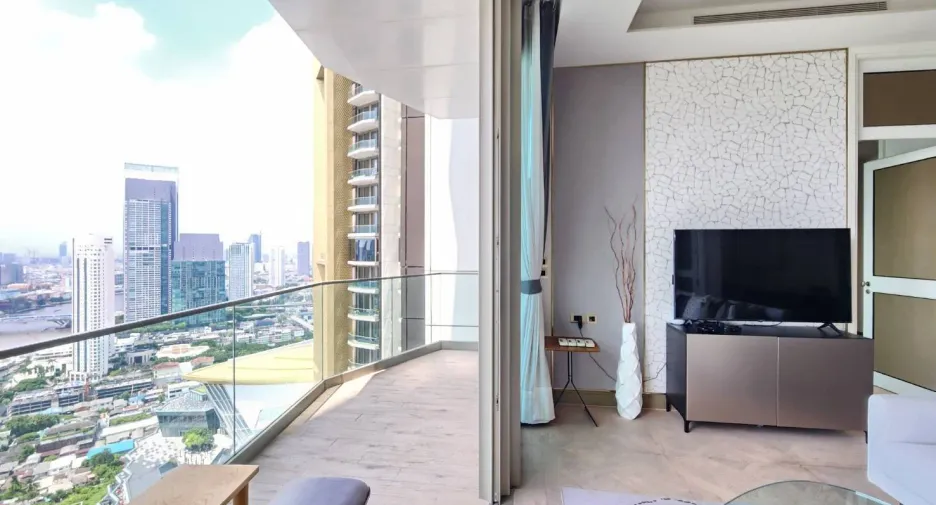 For rent 2 bedrooms condo in Khlong San, Bangkok
