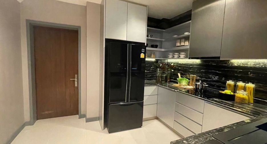 For rent 5 bedrooms house in Suan Luang, Bangkok