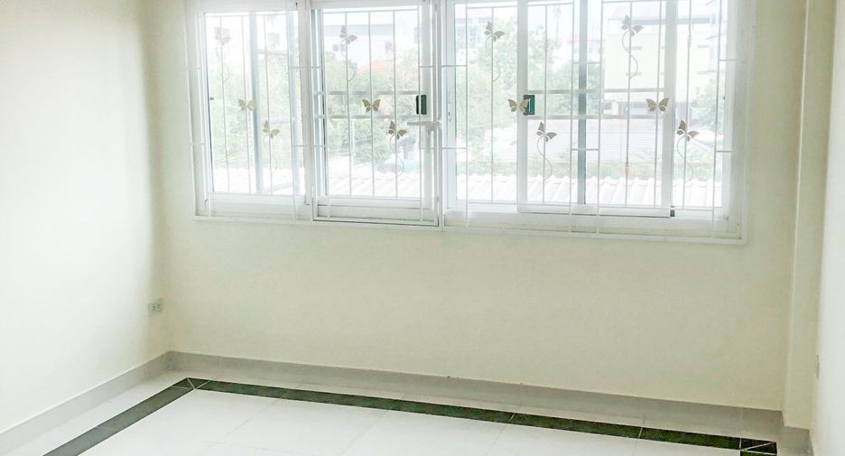For rent 3 bedrooms townhouse in Min Buri, Bangkok
