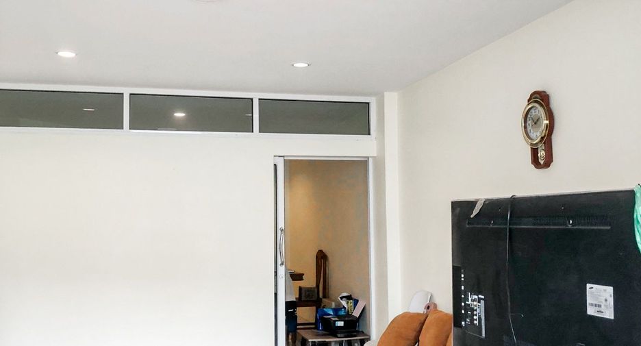 For rent 3 bedrooms townhouse in Min Buri, Bangkok