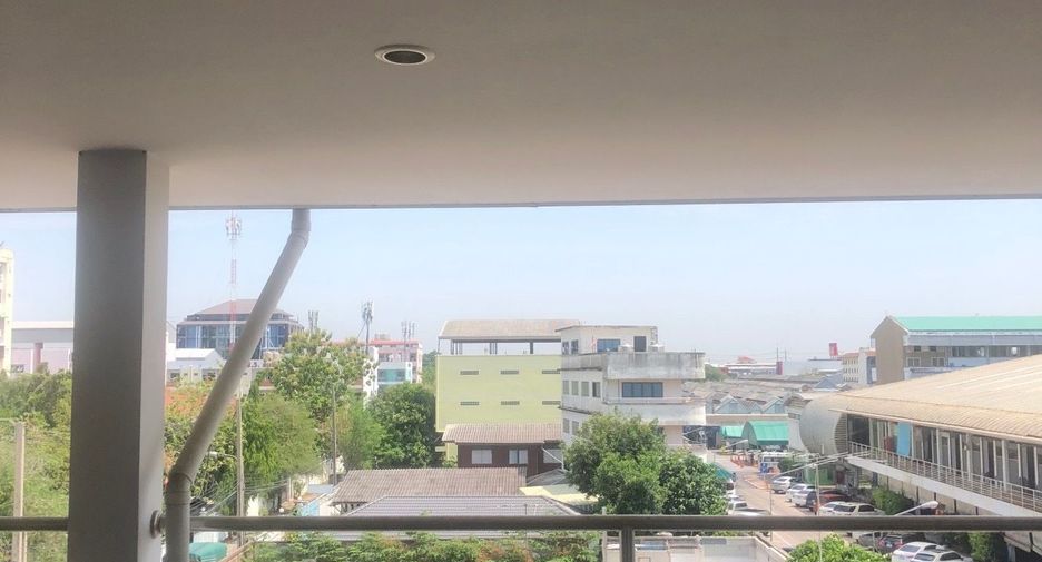 For rent 3 bedrooms townhouse in Min Buri, Bangkok