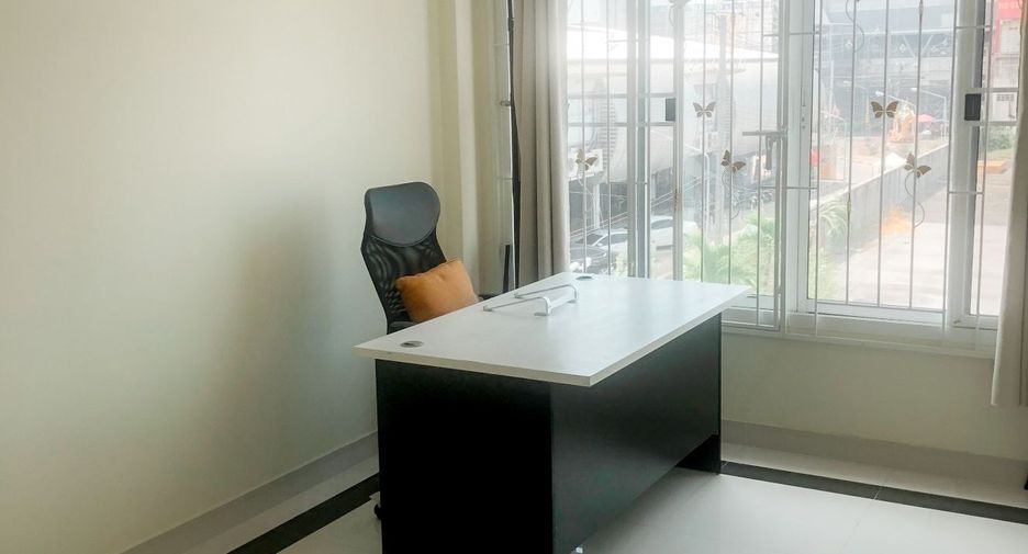 For rent 3 bedrooms townhouse in Min Buri, Bangkok