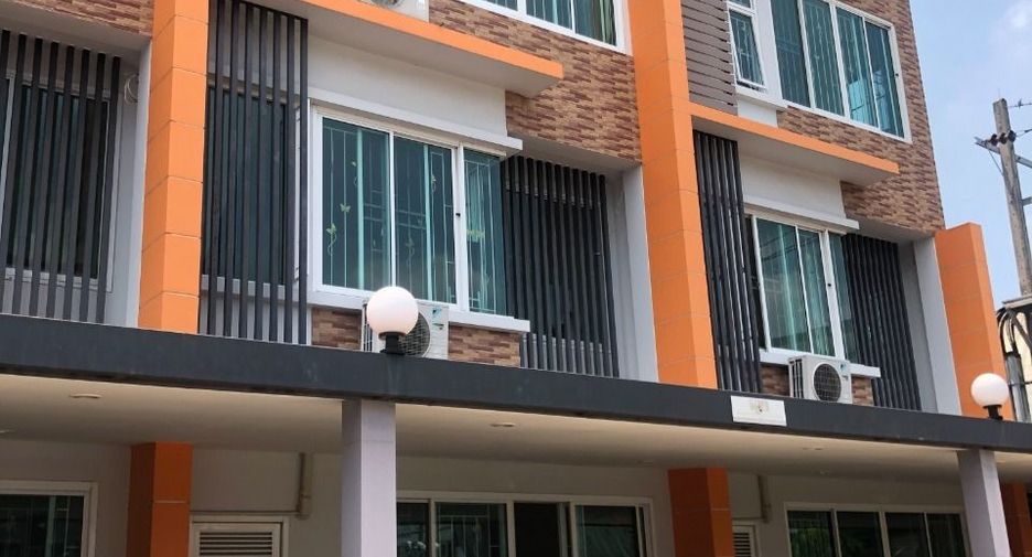 For rent 3 bedrooms townhouse in Min Buri, Bangkok