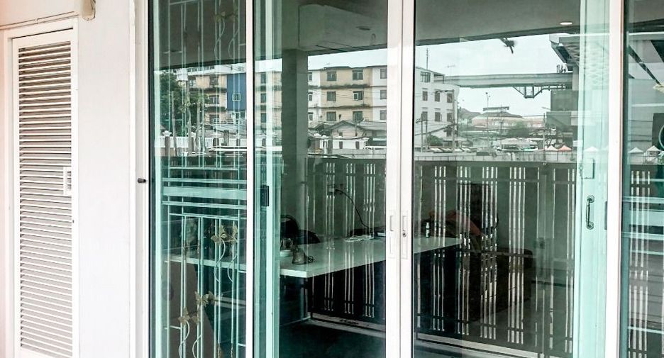 For rent 3 bedrooms townhouse in Min Buri, Bangkok