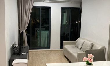 Condo en alquiler de 2 habitaciones en Bang Kapi, Bangkok