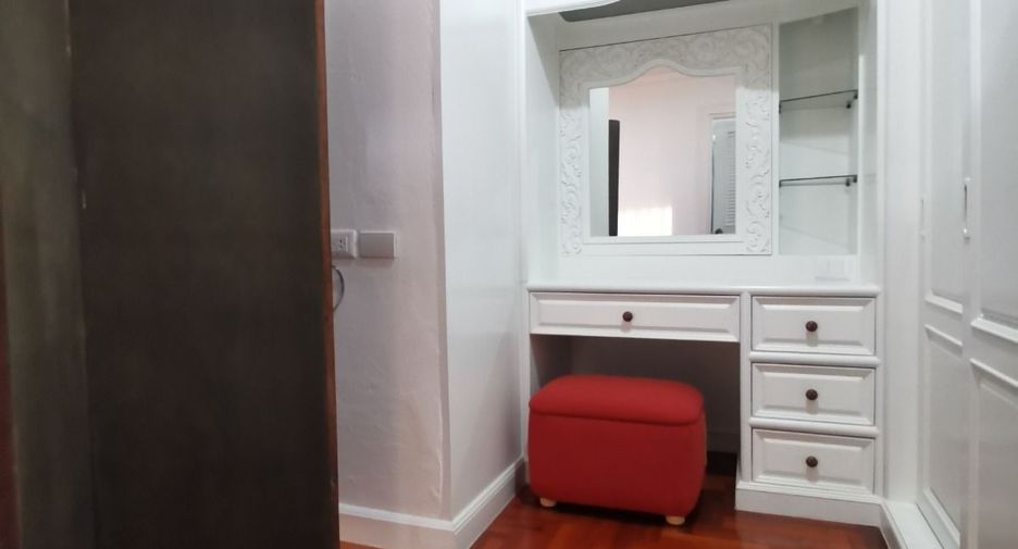 Wohnung zur Miete mit 2 Zimmer in Watthana, Bangkok