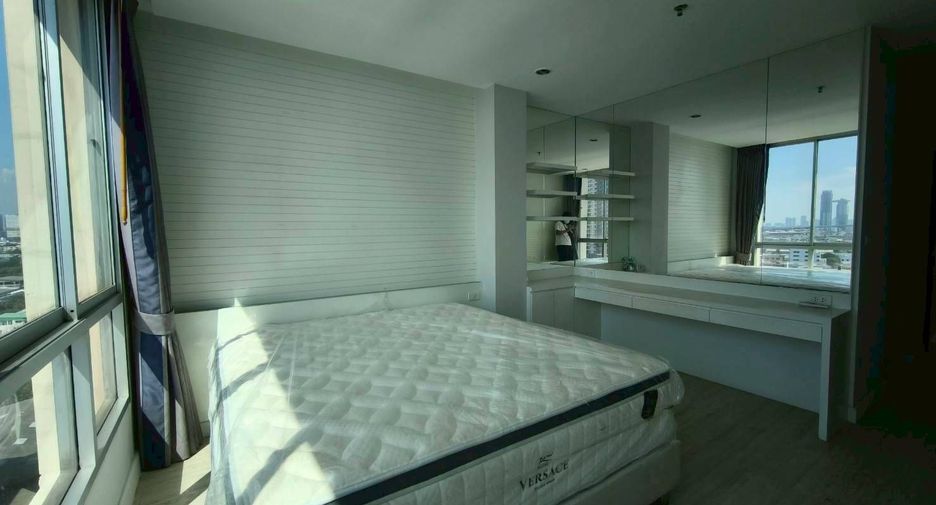 For rent 2 bedrooms condo in Yan Nawa, Bangkok