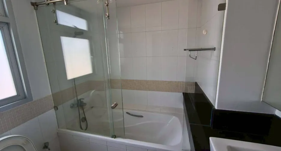 Wohnung zur Miete mit 2 Zimmer in Yan Nawa, Bangkok