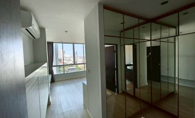 For rent 2 bedrooms condo in Yan Nawa, Bangkok